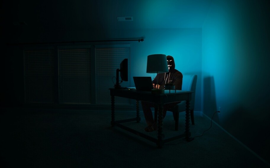 Golpe da taxa de liberação: saiba como evitar a fraude da falsa encomenda