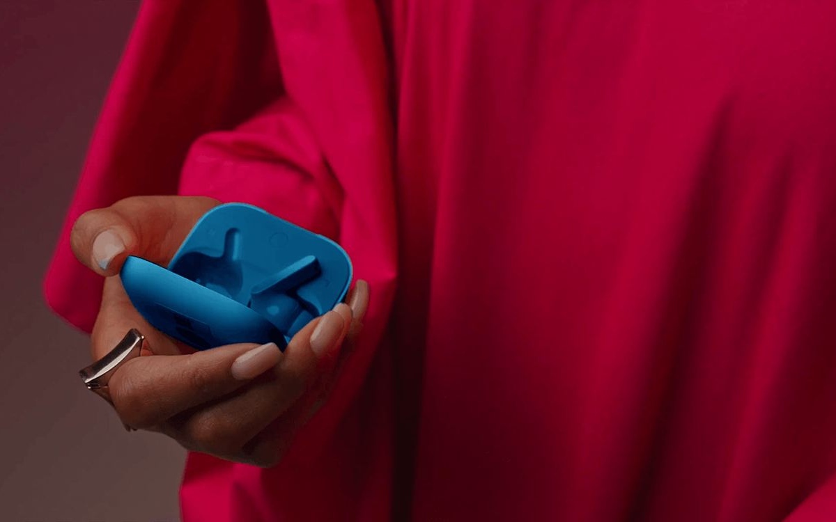 Motorola lança novo fone Moto Buds Bass com graves potentes e som espacial de alta resolução