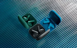 Motorola lança novo fone Moto Buds Bass com graves potentes e som espacial de alta resolução